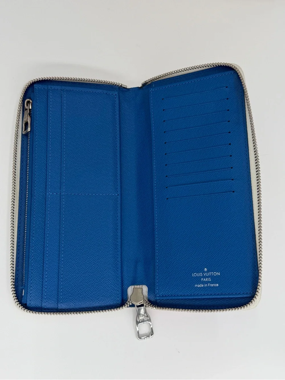 Louis Vuitton Zippy Watercolor Monogram Vertical Wallet Great Condition🩷💙💜💛 - Picture 4 of 12